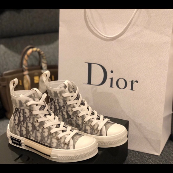 dior kaws shoes